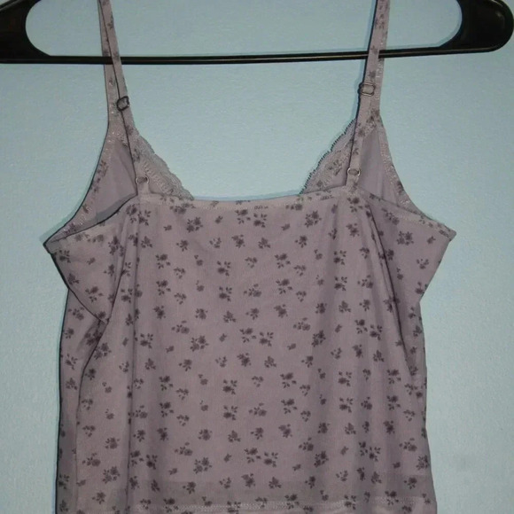 Hollister Camisole with Lace Lilac Floral Print - Picture 11 of 14